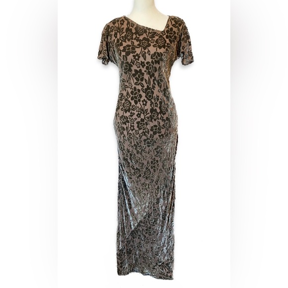 Chetta B Dresses & Skirts - 90’s Crushed Velvet Maxi Dress